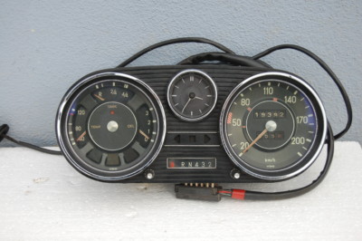 Kombiinstrument 200km/h für W115 /8