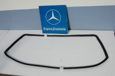 Frontscheibendichtung für Mercedes W114/8-Coupé Art.Nr. 1156700739