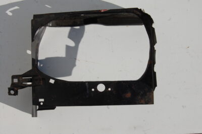 W123 Scheinwerferhalter links Nachfertigung neu
