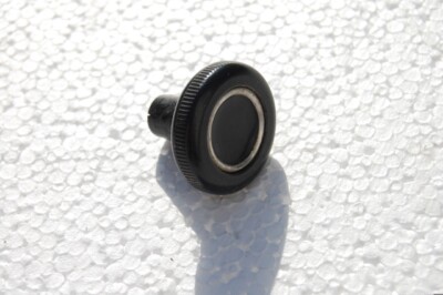 W115 Knopf für Zugstarter (Dieselfahrzeuge)stabile, originale Ausführung, rißfrei, gebraucht VgNr.: A1105401183