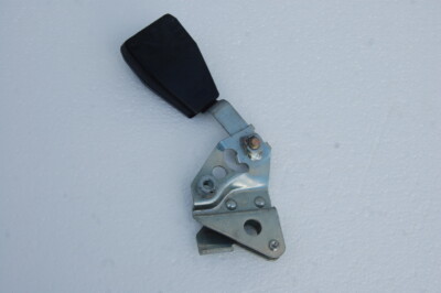 W123 Gurtschloß links Art.Nr. A1238602169 gebraucht